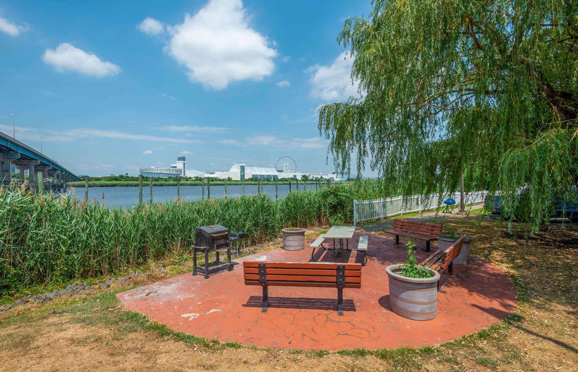 Extended Stay America Suites - Secaucus - Meadowlands Экстерьер фото
