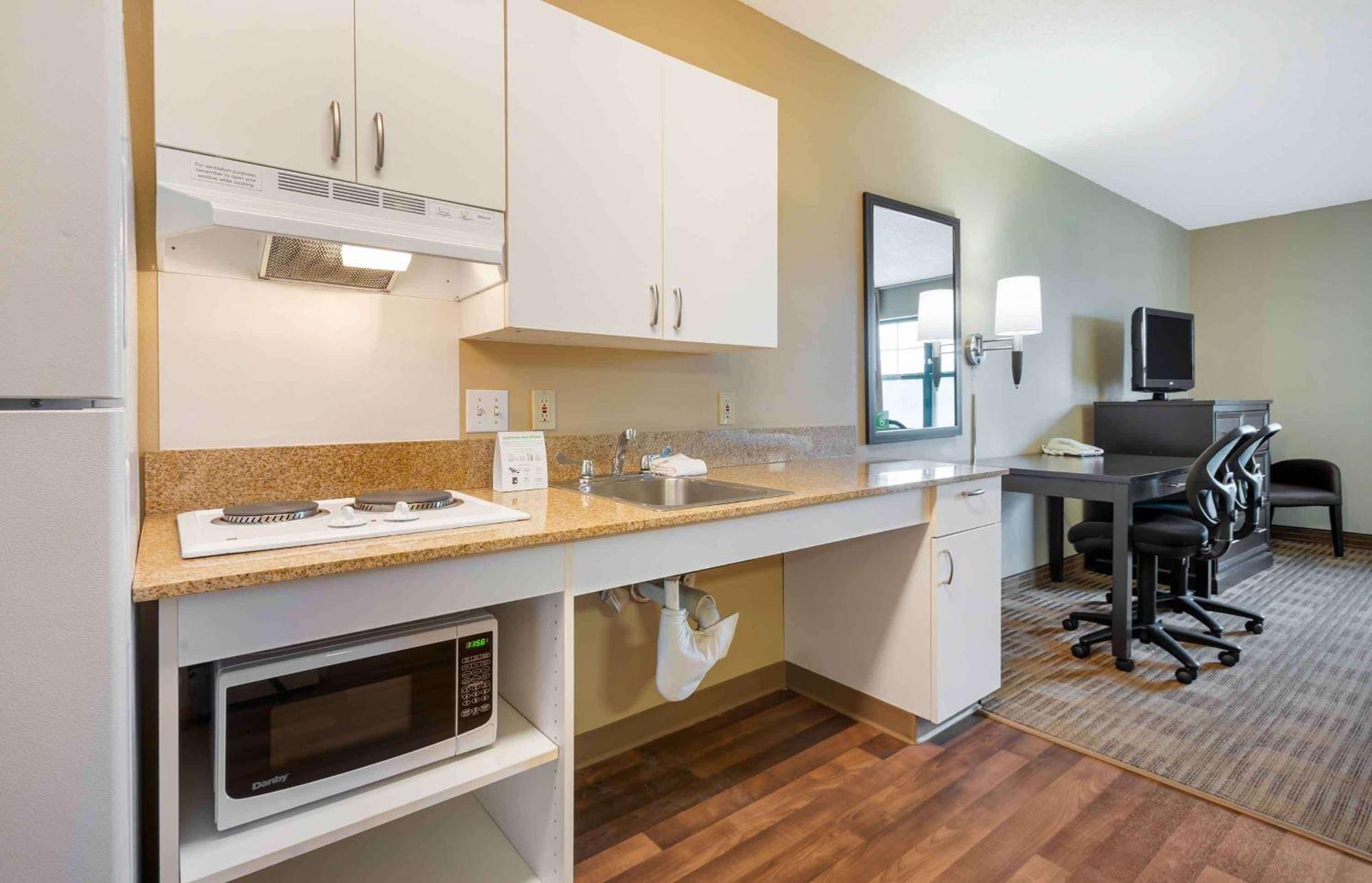 Extended Stay America Suites - Secaucus - Meadowlands Экстерьер фото